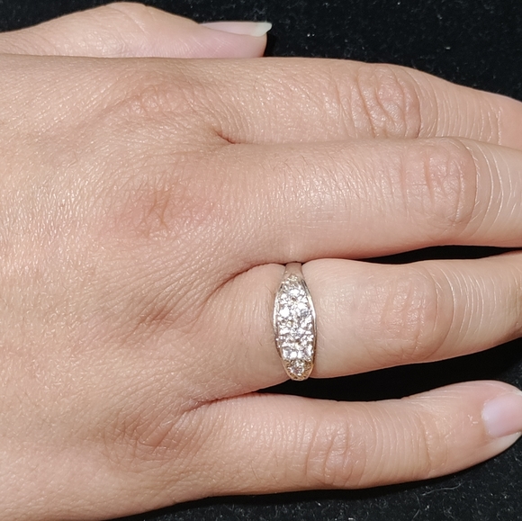 Lady's Cluster 925 Silver & Cubic Zirconia Stones Size 7 3/4 - Picture 2 of 4